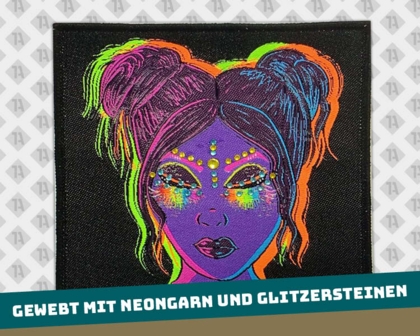 Gewebter Aufnäher Patch schwarz bunt mit Neongarn und Glitzersteinen